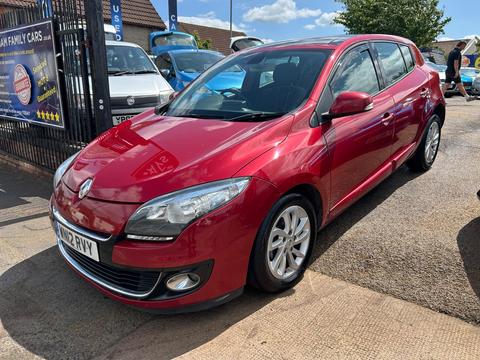 Renault Megane Hatchback 1.6 16V Dynamique TomTom Euro 5 5dr