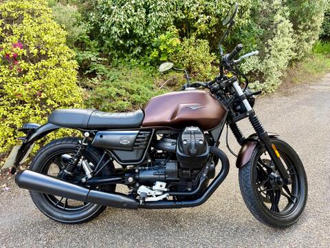 Moto Guzzi V7 Roadster/Retro 744 III Stone Night Pack Euro 4