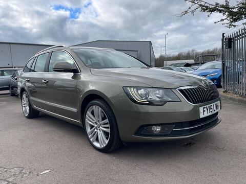 Skoda Superb Estate 2.0 TDI Elegance DSG 4WD Euro 5 (s/s) 5dr