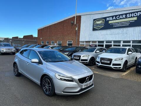 Volvo V40 Hatchback 2.0 D2 Momentum Auto Euro 6 (s/s) 5dr