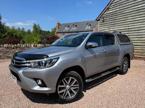 Toyota Hilux Pickup 2.4 D-4D Invincible Auto 4WD Euro 6 4dr (TSS)
