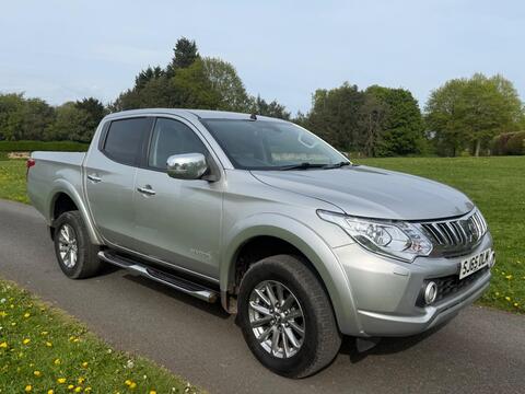 Mitsubishi L200 Pickup 2.4 DI-D DC Warrior 4WD Euro 5 4dr
