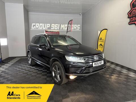 Volkswagen Touareg SUV 3.0 TDI V6 BlueMotion Tech R-Line Tiptronic 4WD Euro 6 (s/s) 5dr