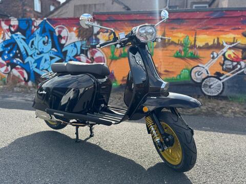 Royal Alloy GP 125 Scooter