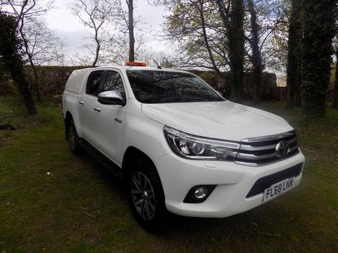 Toyota Hilux Pickup 2.4 D-4D Invincible Auto 4WD Euro 6 (s/s) 4dr (TSS)