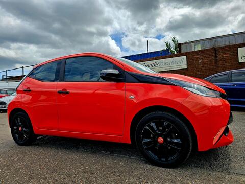 Toyota AYGO Hatchback 1.0 VVT-i x-cite Euro 5 5dr Euro 5