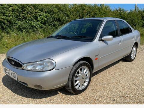 Ford Mondeo Hatchback 2.0i 16v Ghia X 5dr