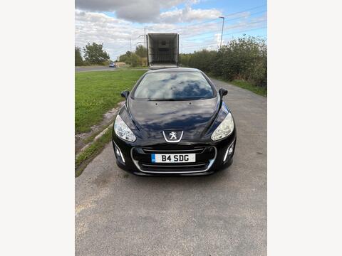 2012 Peugeot 308 CC, photograph 2