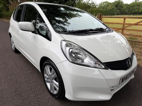 Honda Jazz Hatchback 1.4 i-VTEC ES Plus CVT Euro 5 5dr
