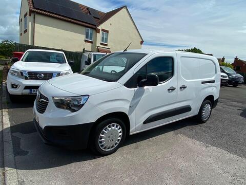 Vauxhall Combo Panel Van 1.5 Turbo D 2300 Dynamic L2 H1 Euro 6 4dr