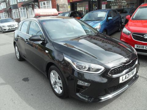 Kia Ceed Hatchback 1.6 CRDi MHEV 2 NAV Euro 6 (s/s) 5dr