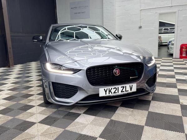 Jaguar Xe view 3