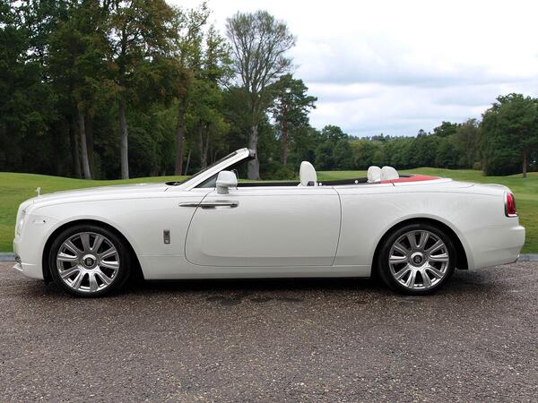 Rolls-Royce Dawn view 2