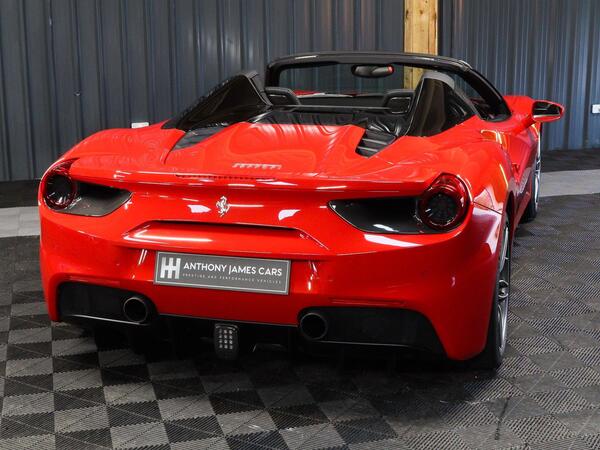 Ferrari 488 view 5