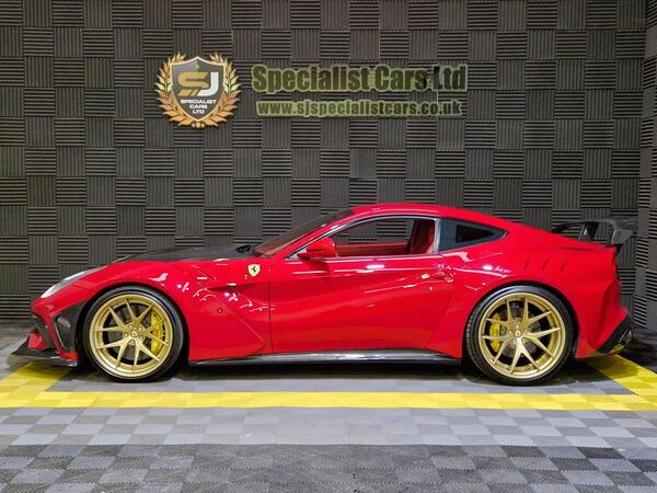 Ferrari F12 view 5