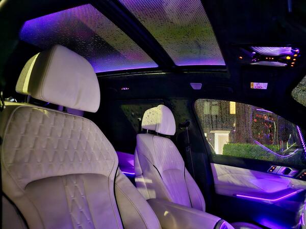 BMW X7 view 2