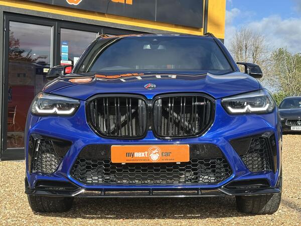 BMW X5 M view 2