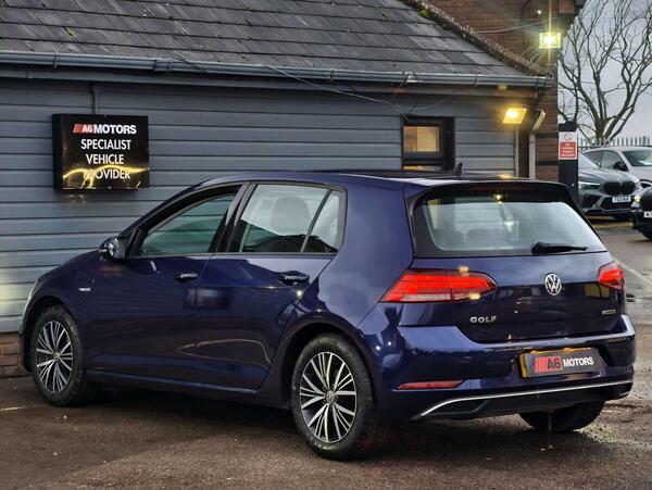 Volkswagen Golf view 6