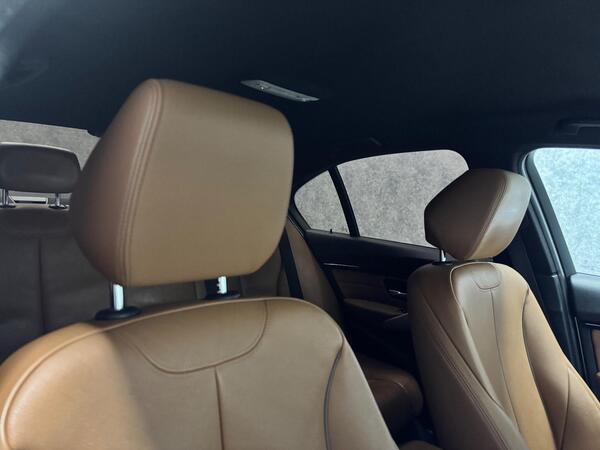 BMW 3 Series view 5