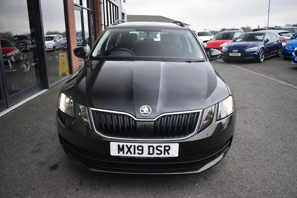 Skoda Octavia view 3