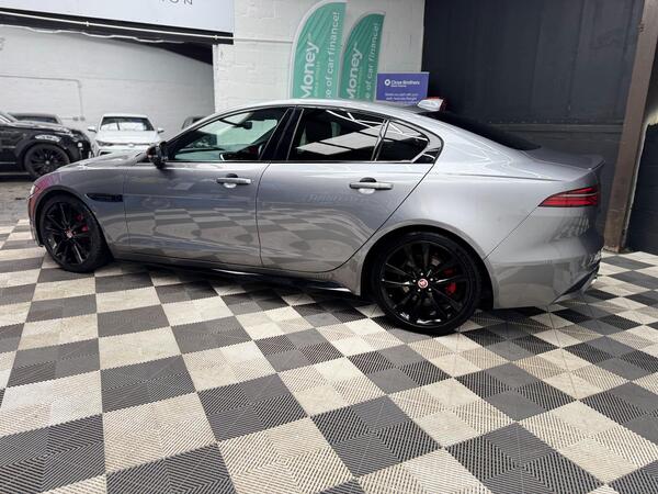 Jaguar Xe view 5