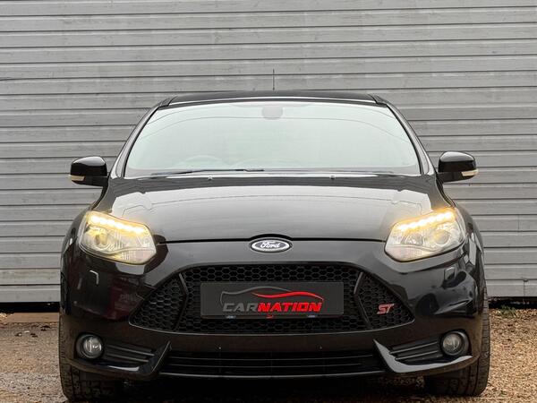Ford Focus view 2