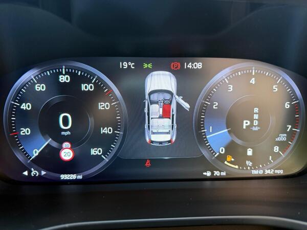 2020 Volvo XC40 2.0 B4 MHEV R-Design Pro Auto Euro 6 (s/s) 5dr