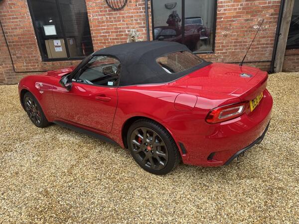 Abarth 124 Spider view 4