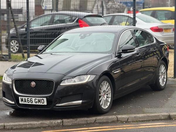 Jaguar XF view 7
