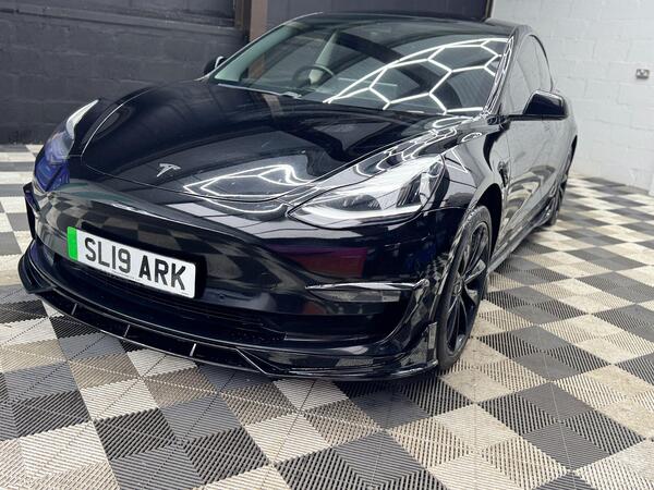 Tesla Model 3 view 4