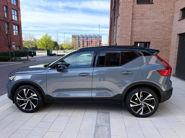 2020 Volvo XC40 2.0 B4 MHEV R-Design Pro Auto Euro 6 (s/s) 5dr