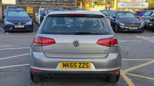Volkswagen Golf view 5