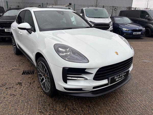 Porsche Macan view 5