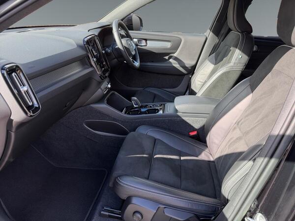 2022 Volvo XC40 1.5 T3 R-Design Auto Euro 6 (s/s) 5dr