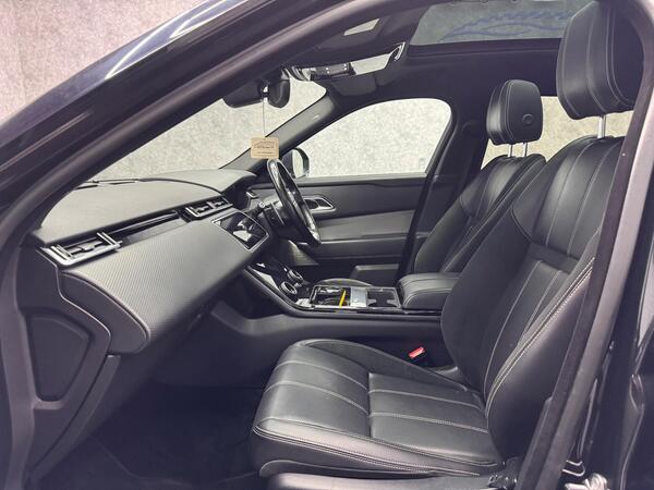 Land Rover Range Rover Velar view 3