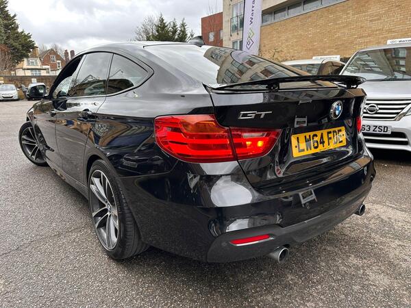 BMW 3 Series view 4