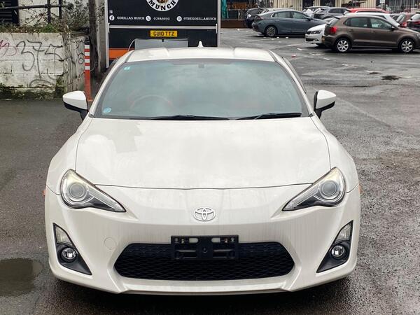 Toyota GT86 view 2
