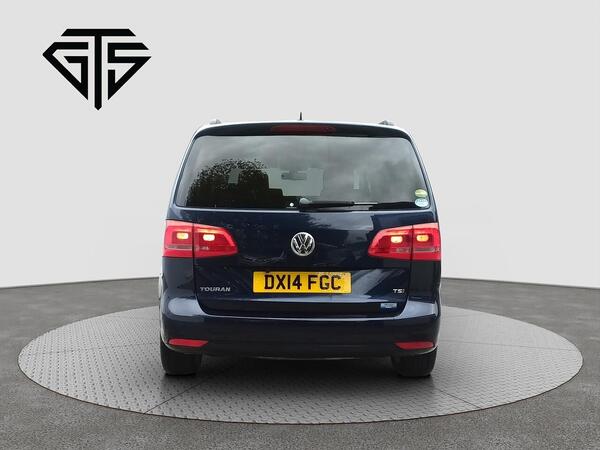 Volkswagen Golf view 4