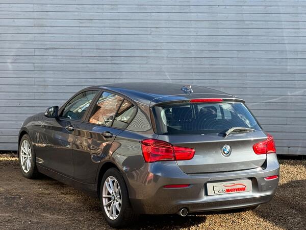 BMW 1 Series view 7