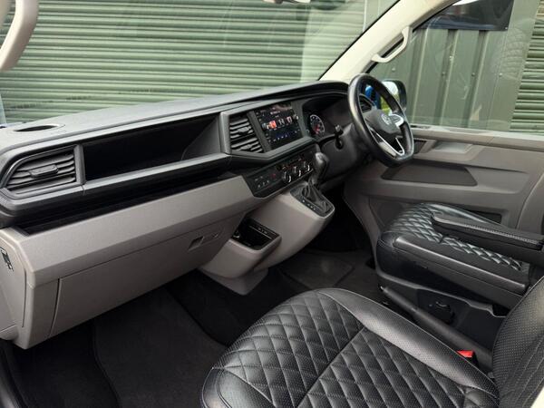 Volkswagen Transporter view 2