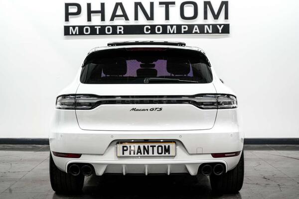 Porsche Macan view 5