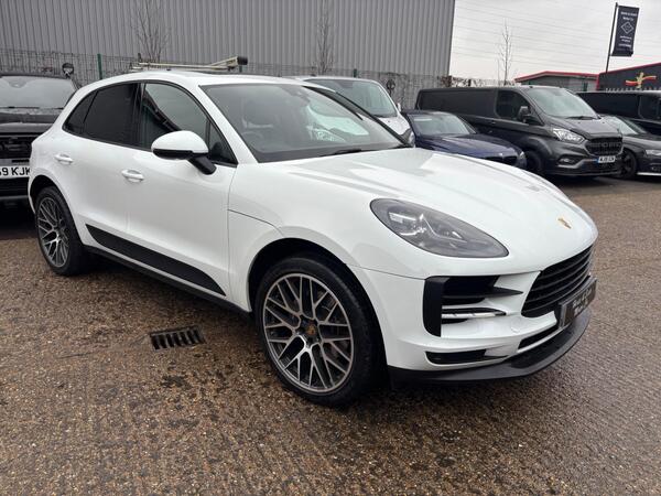 Porsche Macan view 6