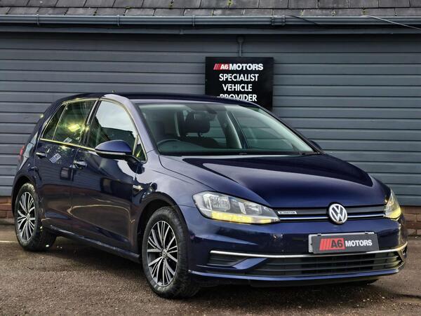 Volkswagen Golf view 3