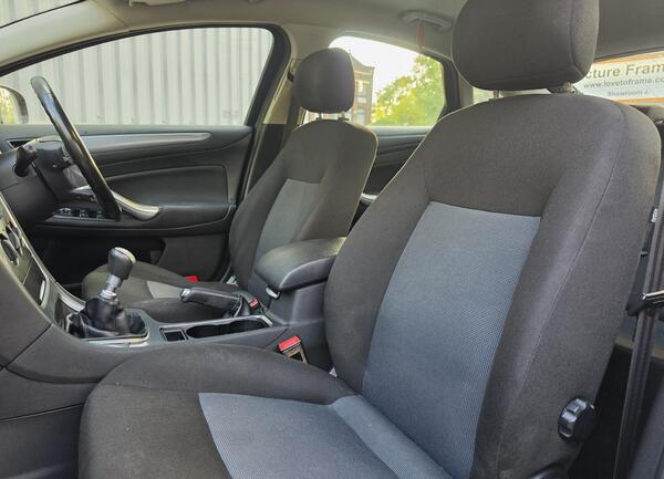 2013 Ford Mondeo 1.6 TDCi ECOnetic Edge Euro 5 (s/s) 5dr