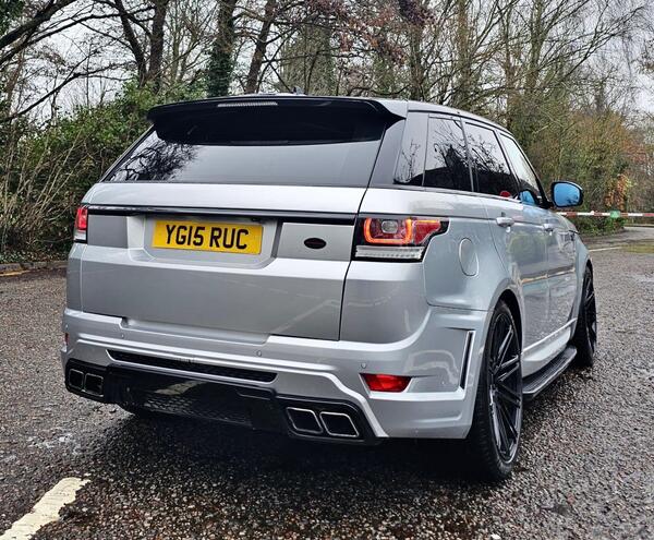 Land Rover Range Rover view 3