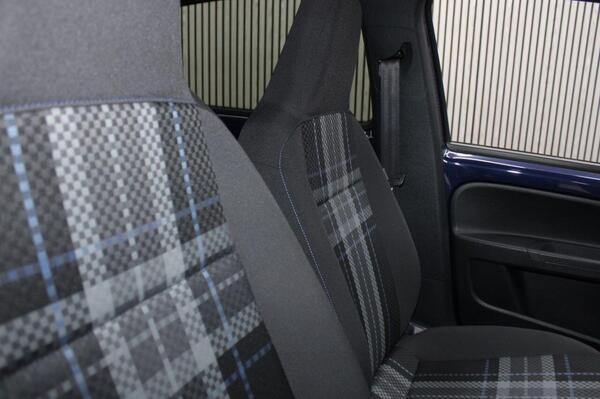 Volkswagen Up! view 6