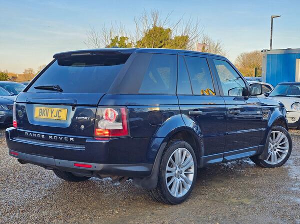 Land Rover Range Rover Sport view 3