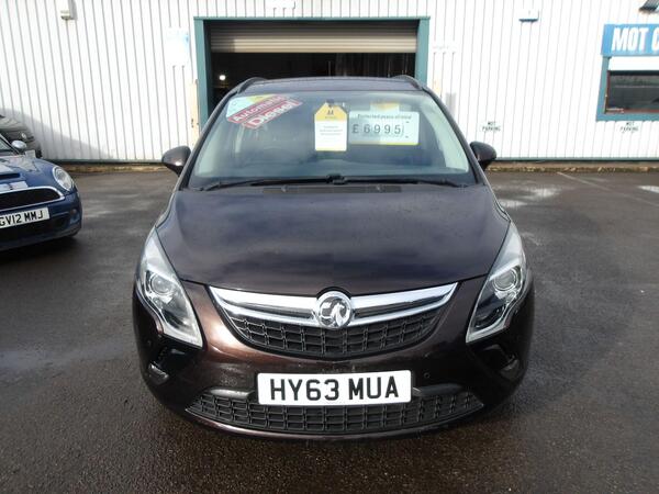 Vauxhall Zafira Tourer view 2