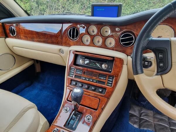 Bentley Arnage view 6