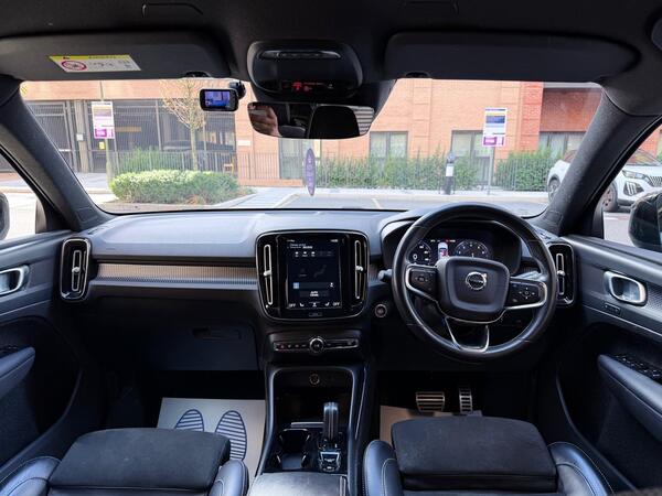 2020 Volvo XC40 2.0 B4 MHEV R-Design Pro Auto Euro 6 (s/s) 5dr